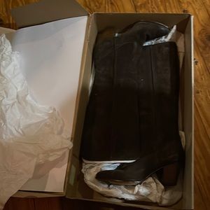 Never worn Frye boots Renee Seam tall